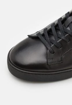 Tiger Of Sweden SalasSneakers BasseBlack Uomo Sneaker TI512O01W-Q11 13 Tiger Of Sweden SalasSneakers BasseBlack Uomo Sneaker TI512O01W-Q11 -Pier One Italia 2025 de7c875817e44679809d8620a56c432e