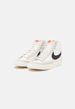 Nike Sportswear Blazer Mid 77 Pro ClubSneakers AlteWhite/Black/Light Bone/Summit White/Beach/Sail Uomo Sneaker NI112N040-A12 -Pier One Italia 2025 e2fa4d74ebae4f96a4d4346792e96931