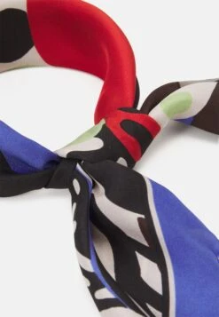 MOSCHINO Scarf UnisexFoulardBlue Uomo Foulard E Sciarpe 6MO54G00S-K11 7 MOSCHINO Scarf UnisexFoulardBlue Uomo Foulard E Sciarpe 6MO54G00S-K11 -Pier One Italia 2025 ebc45ddfca07463e92cbb702683d65dc