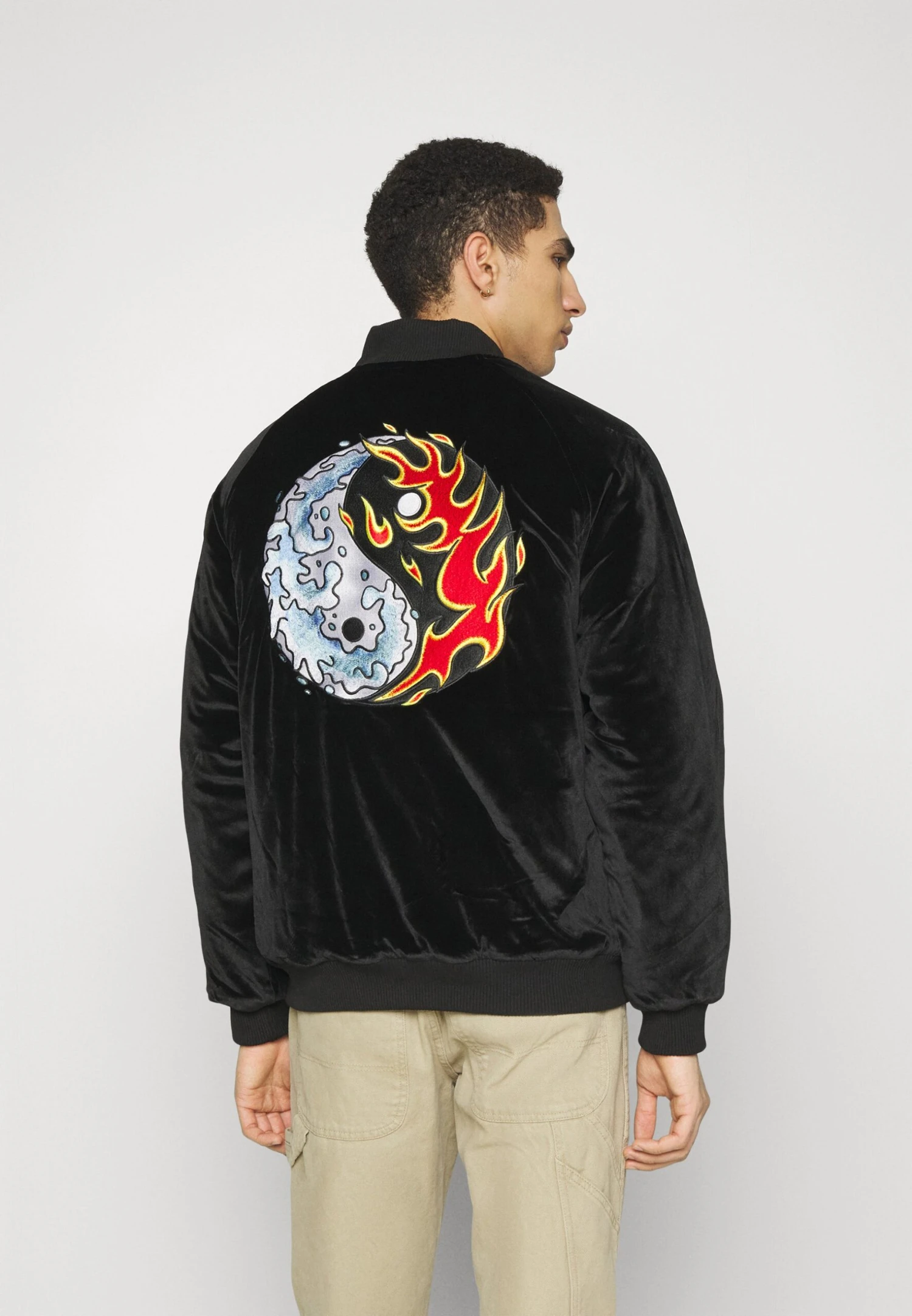 HUF Destructive Skajyan Jacket - Giubbotto Bomber - Black 5 HUF Destructive Skajyan Jacket - Giubbotto Bomber - Black - immagine 3