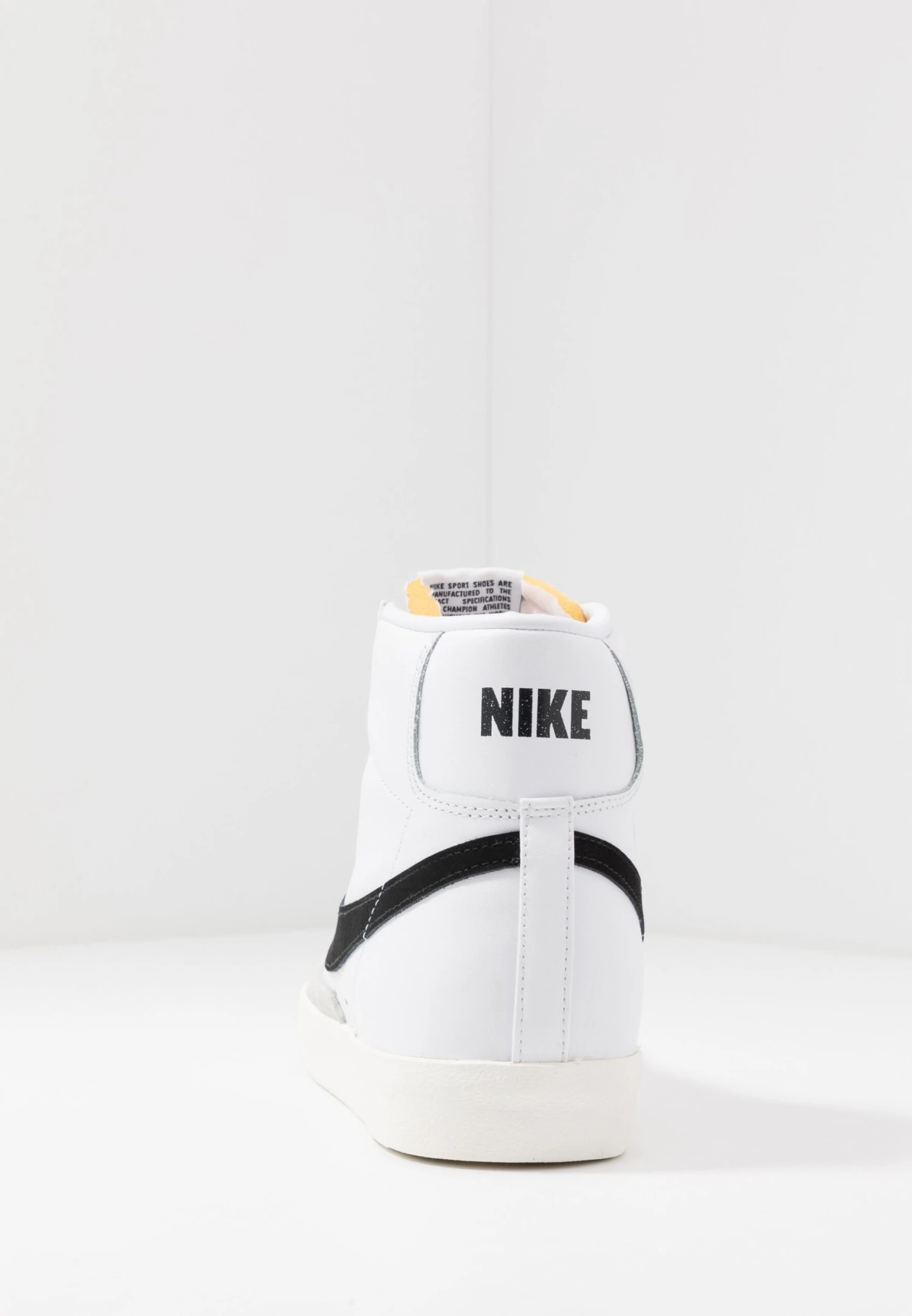 Nike Sportswear Blazer Mid '77 Vntg - Sneakers Alte - White/Black 9 Nike Sportswear Blazer Mid '77 Vntg - Sneakers Alte - White/Black - immagine 7