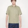 Marc O'Polo Kent Collar Short Sleeve One Chest PocketCamiciaPetrified Oak Uomo Camicie MA322D0RQ-O11