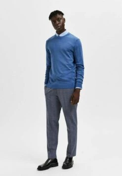 Selected Homme Slhtown Max Crew Neck B NoosMaglioneTrue Navy Uomo Maglieria SE622Q0GO-K13 -Pier One Italia 2025 fa88c911649244bb81adbd694518018f