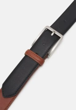 Pier One 2 PackCinturaBrown/Black Uomo Cinture PI952D03C-O11 8 Pier One 2 PackCinturaBrown/Black Uomo Cinture PI952D03C-O11 -Pier One Italia 2025 fb14f6f6b7aa41dca88552f56bc3e027